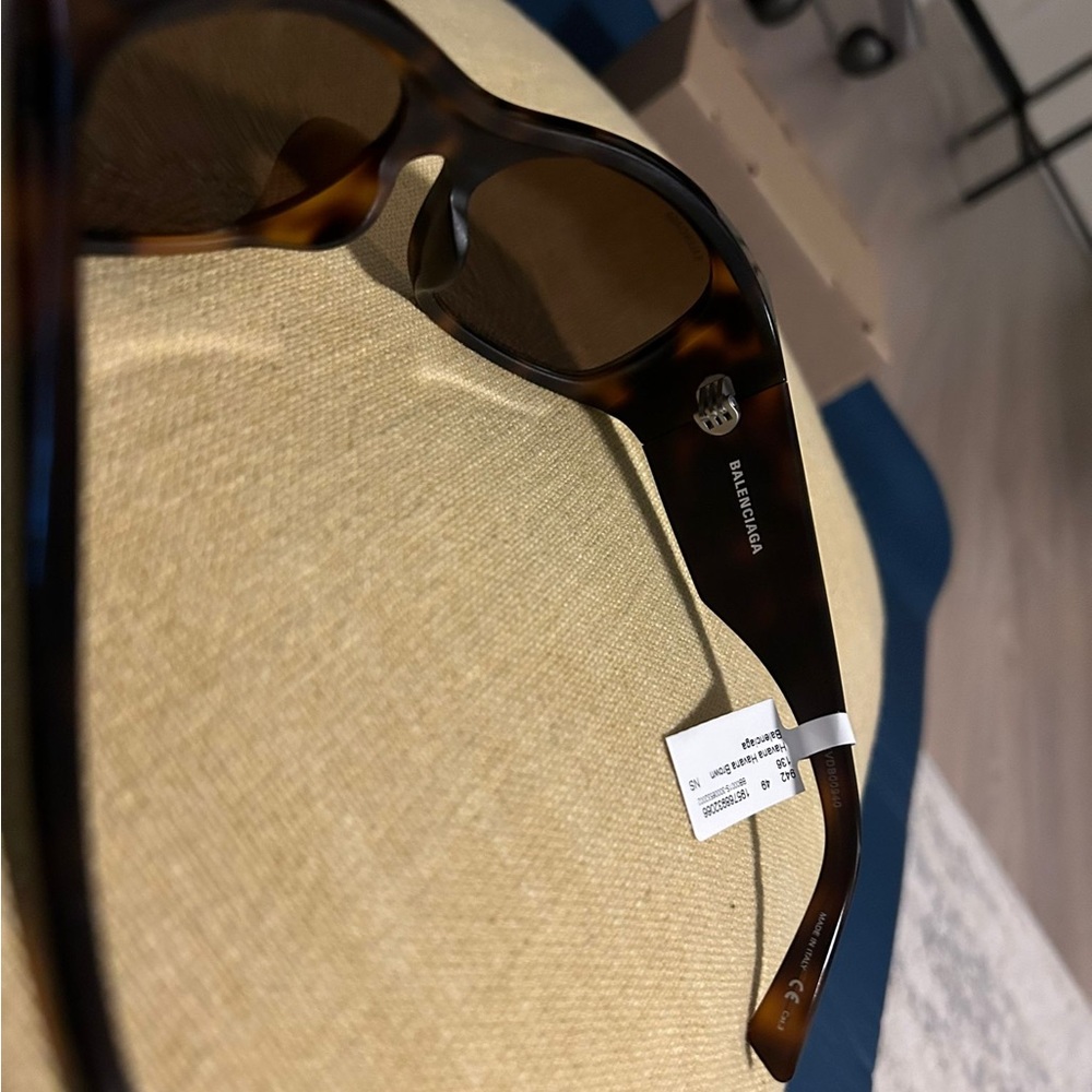 Balenciaga Sunglasses - Picture 5 of 8
